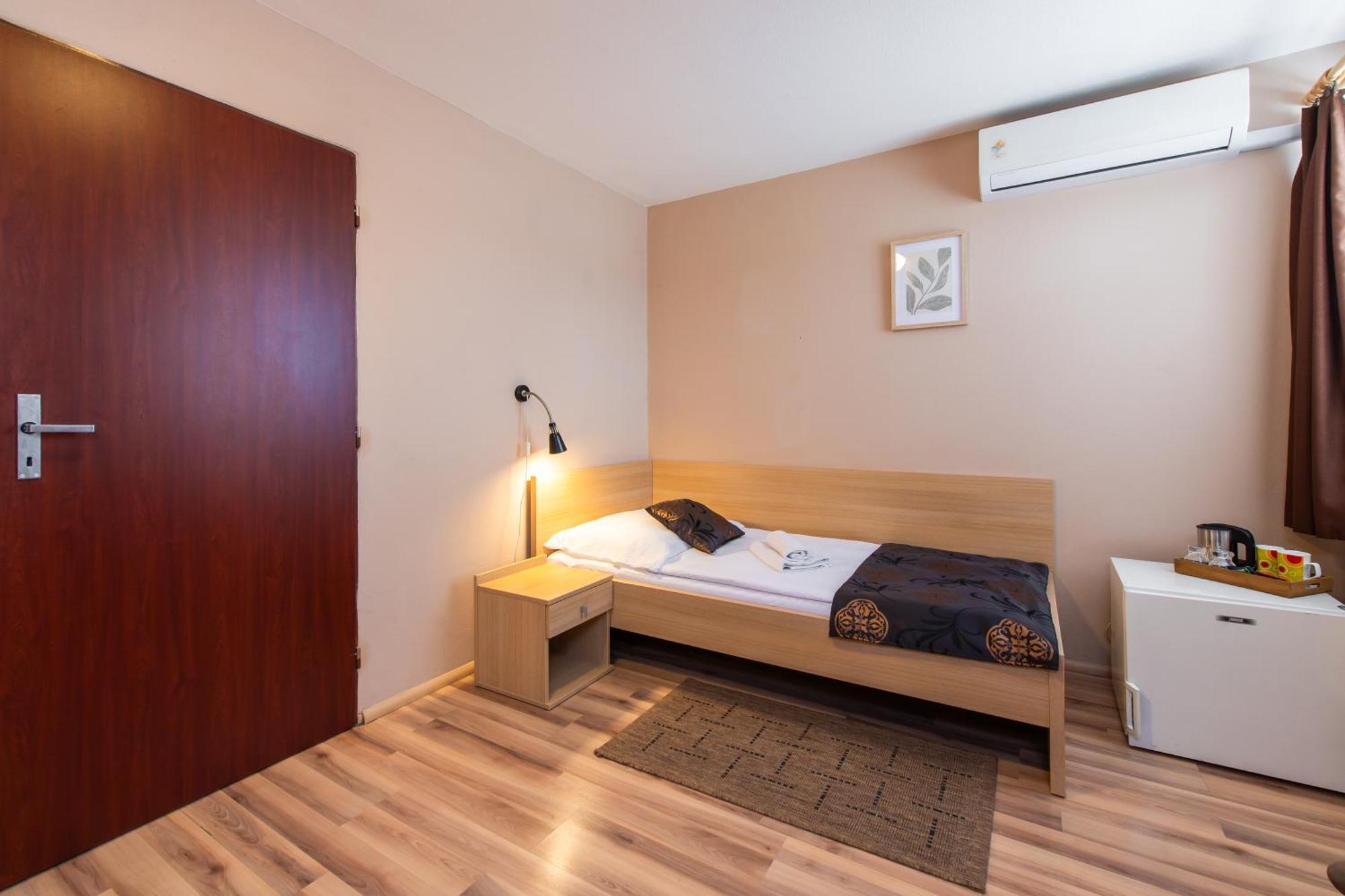 Penzion Siesta Vráble Εξωτερικό φωτογραφία