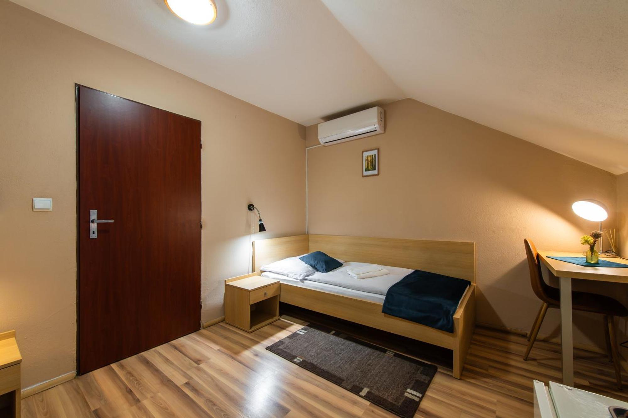 Penzion Siesta Vráble Εξωτερικό φωτογραφία