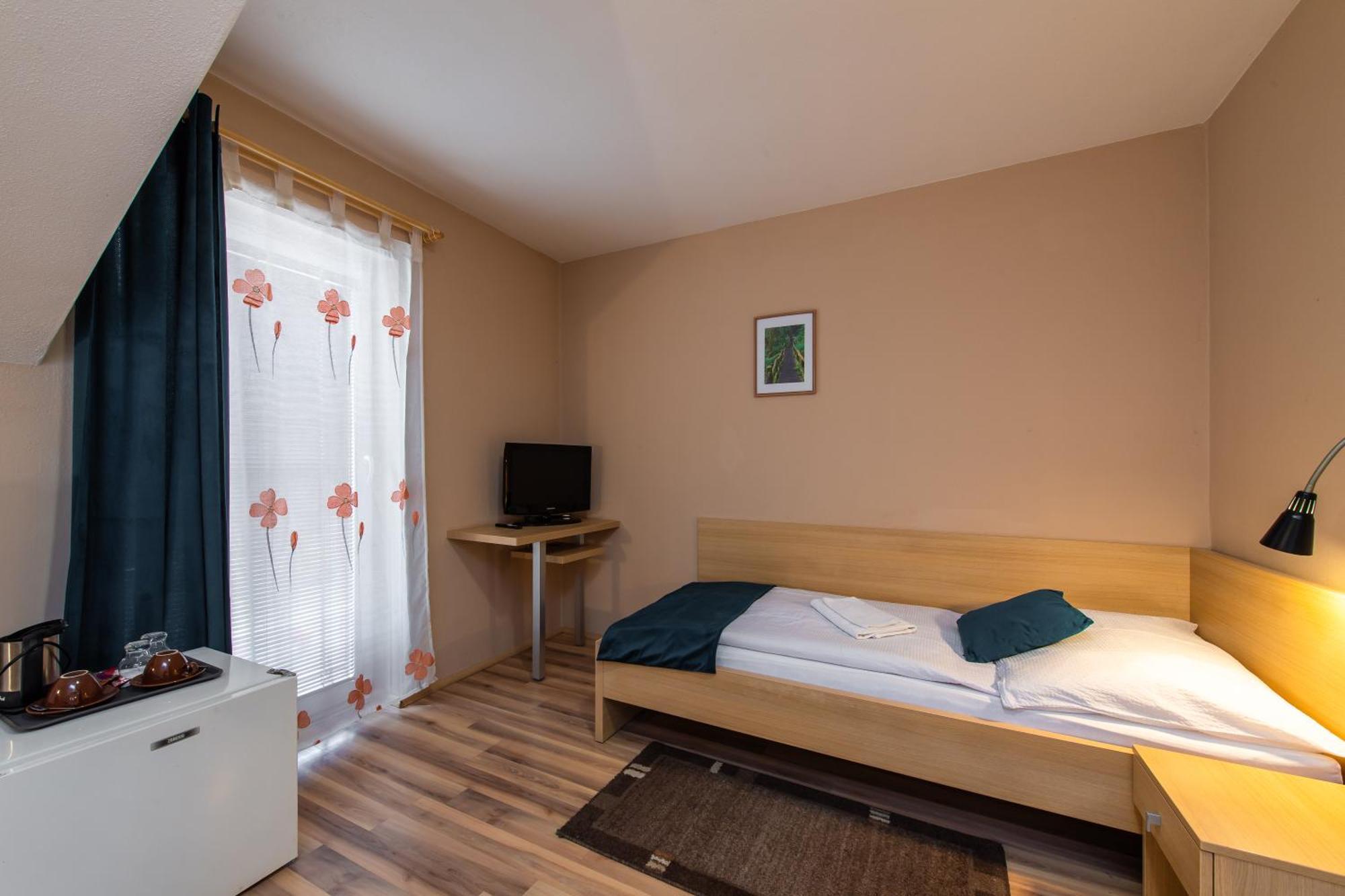 Penzion Siesta Vráble Εξωτερικό φωτογραφία